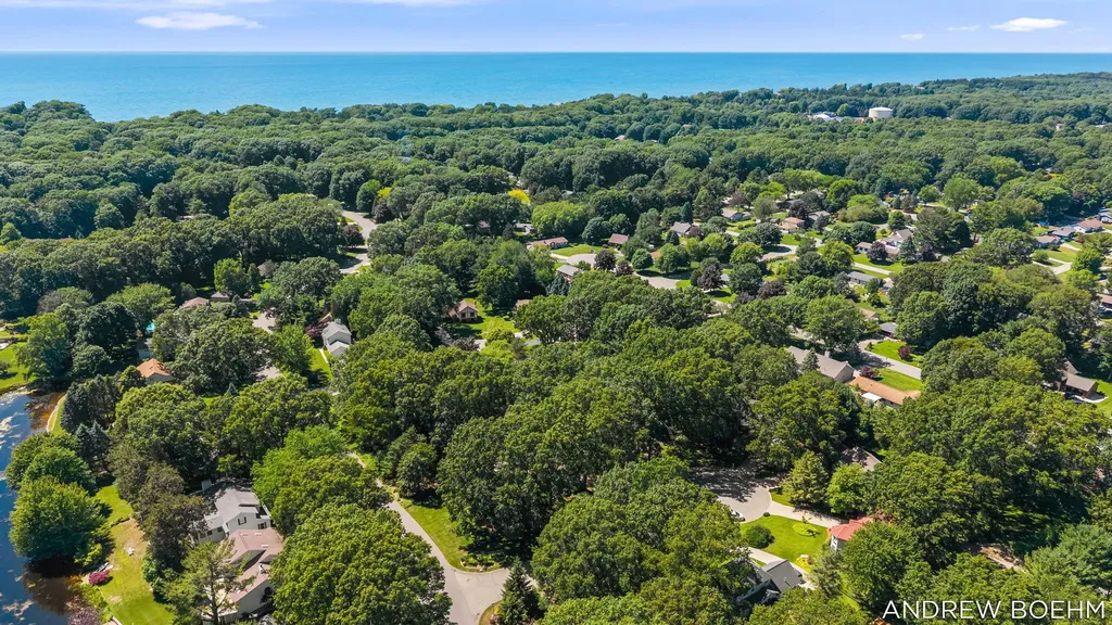 166 Wynwood Court Park Township MI 49424