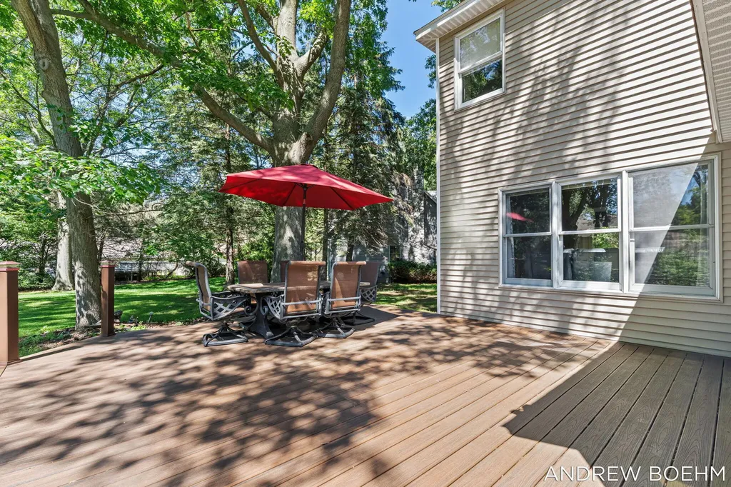 166 Wynwood Court Park Township MI 49424