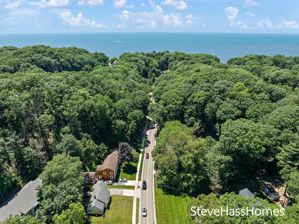 186 Grand Avenue Grand Haven City MI 49417
