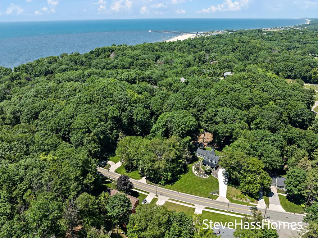 186 Grand Avenue Grand Haven City MI 49417