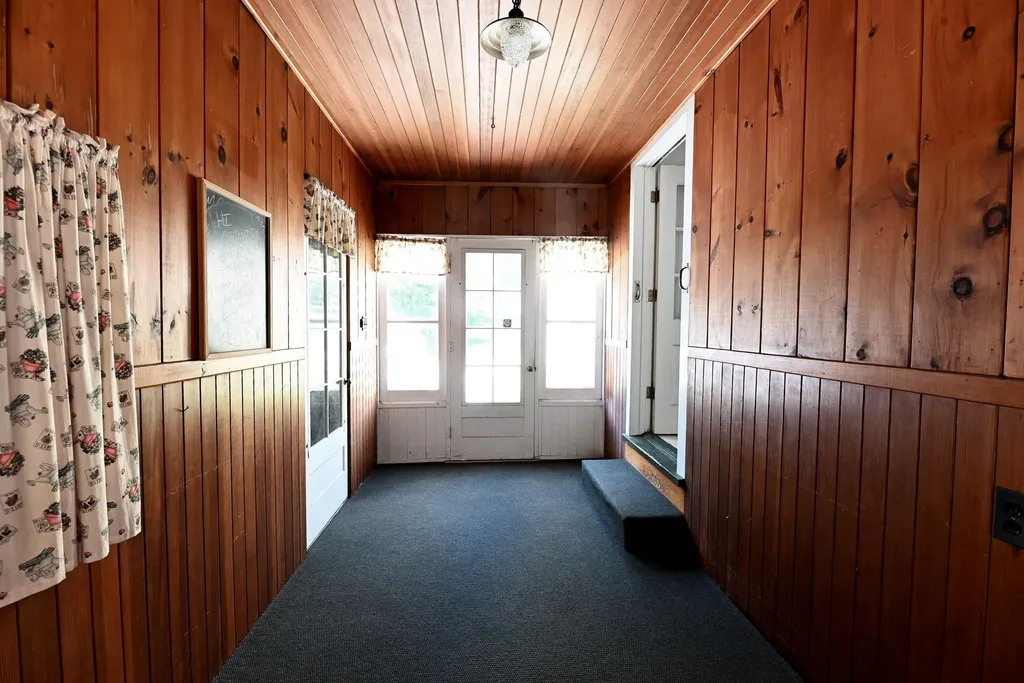 186 Grand Avenue Grand Haven City MI 49417