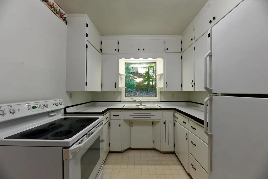 186 Grand Avenue Grand Haven City MI 49417