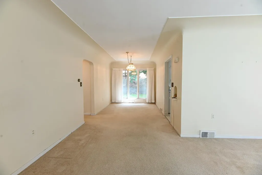 186 Grand Avenue Grand Haven City MI 49417