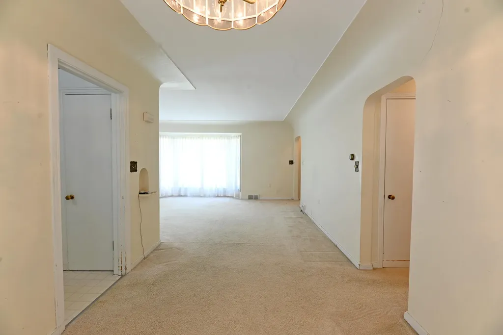 186 Grand Avenue Grand Haven City MI 49417