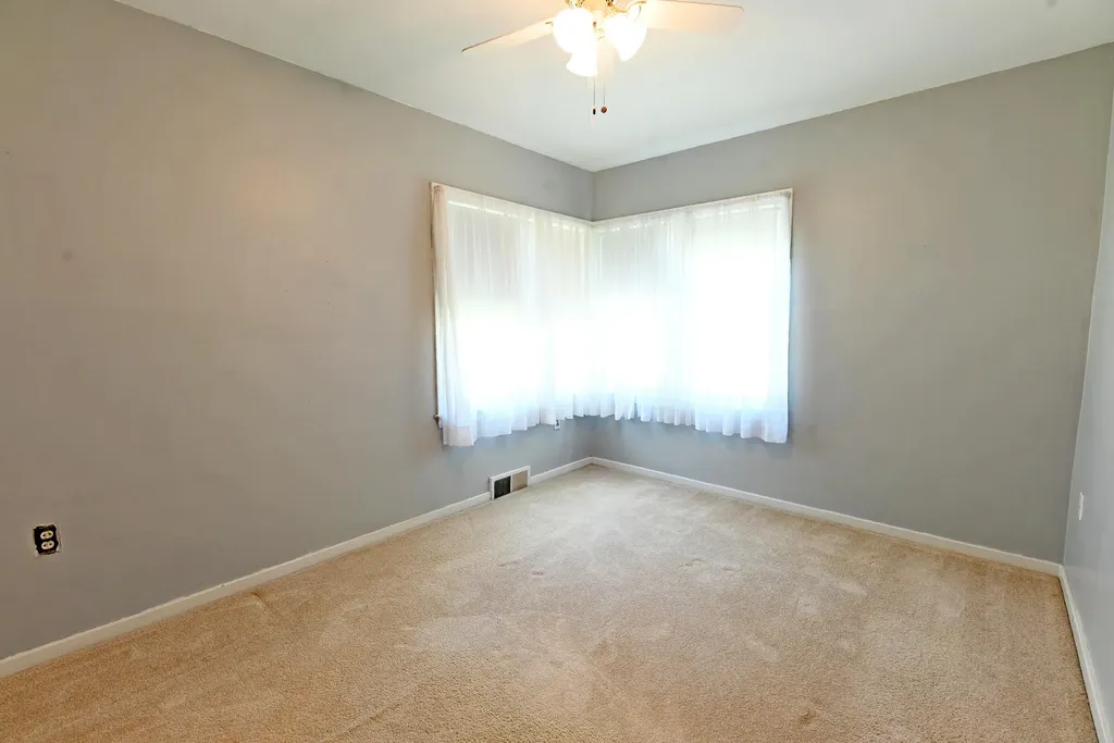 186 Grand Avenue Grand Haven City MI 49417