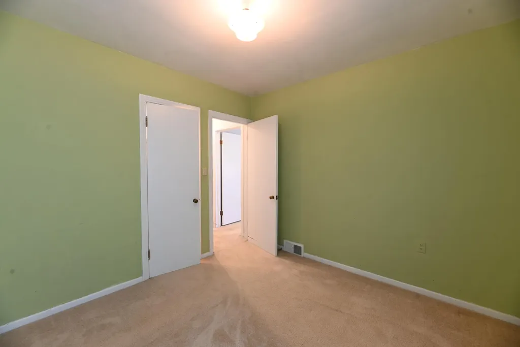 186 Grand Avenue Grand Haven City MI 49417
