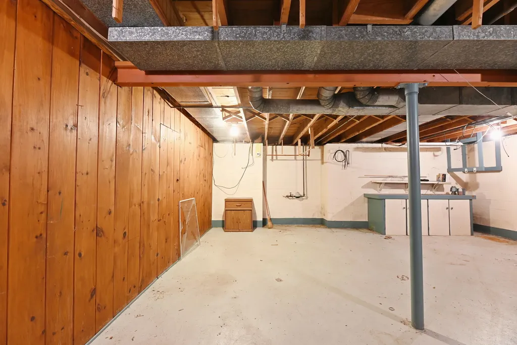 186 Grand Avenue Grand Haven City MI 49417