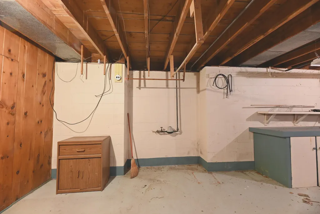 186 Grand Avenue Grand Haven City MI 49417