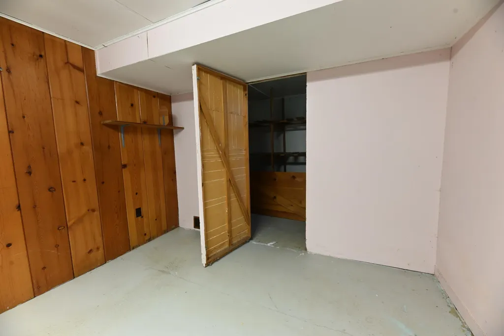 186 Grand Avenue Grand Haven City MI 49417