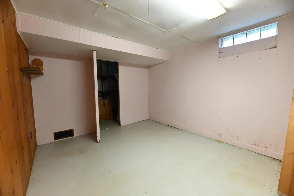 186 Grand Avenue Grand Haven City MI 49417