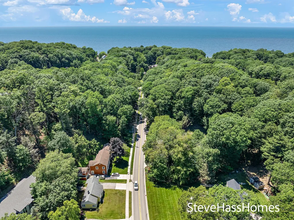 186 Grand Avenue Grand Haven City MI 49417