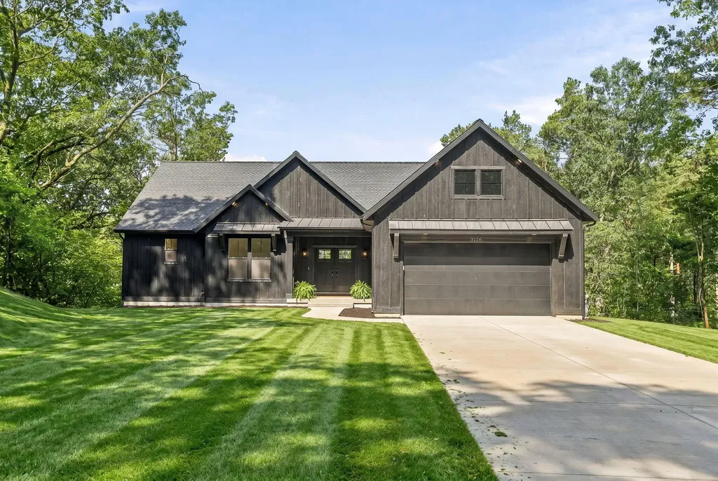 3126 Red Oak Drive Saugatuck Township MI 49453
