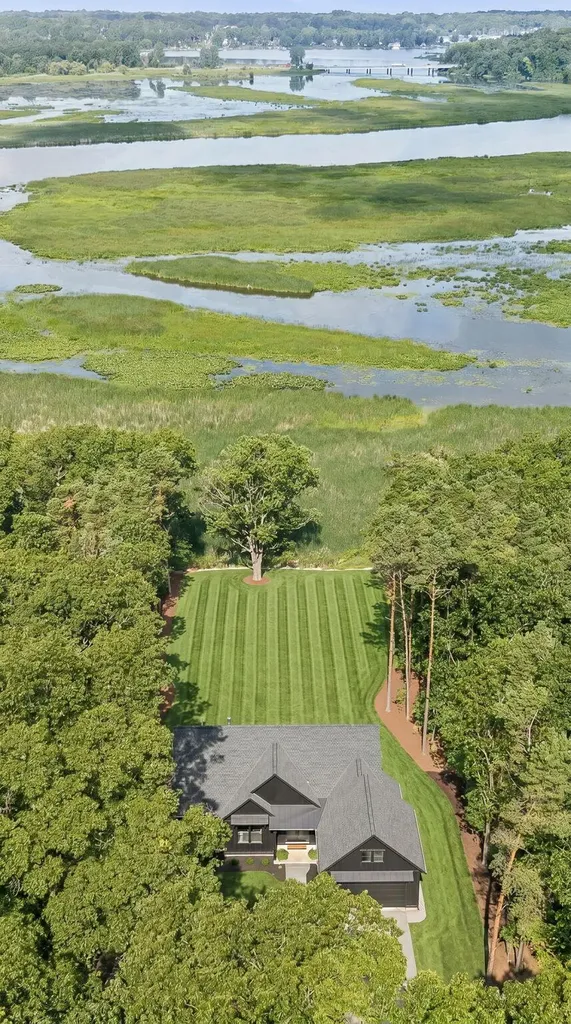 3126 Red Oak Drive Saugatuck Township MI 49453