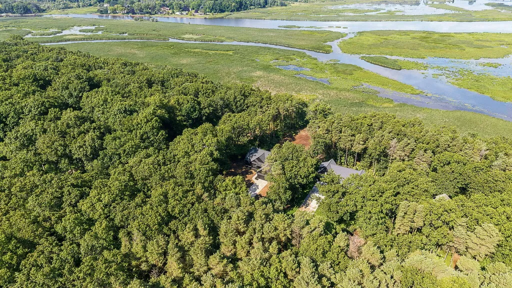 3126 Red Oak Drive Saugatuck Township MI 49453