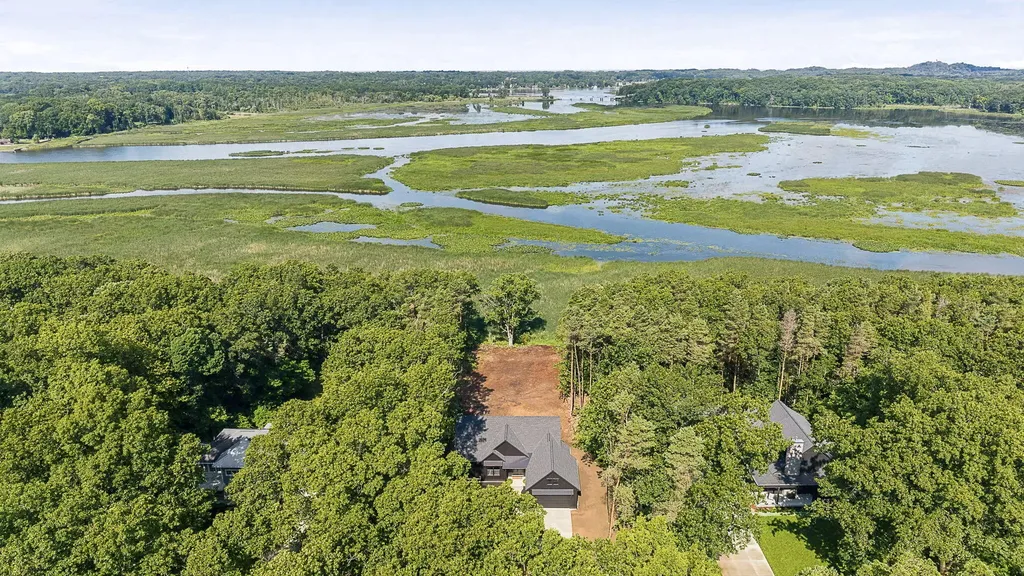 3126 Red Oak Drive Saugatuck Township MI 49453