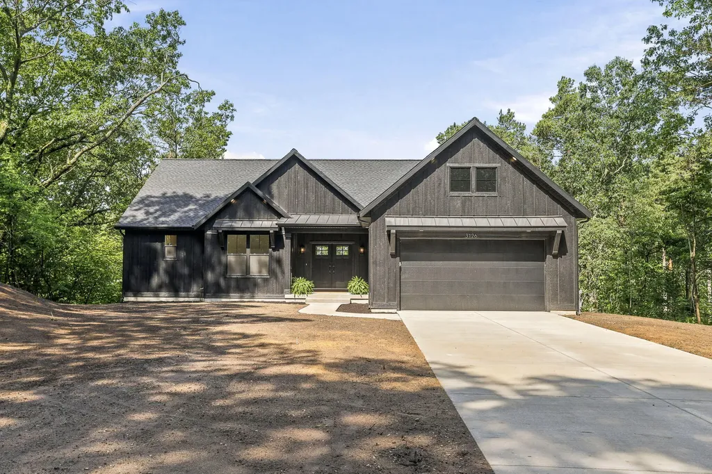 3126 Red Oak Drive Saugatuck Township MI 49453