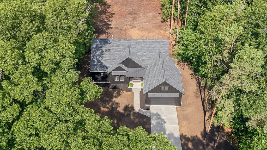 3126 Red Oak Drive Saugatuck Township MI 49453