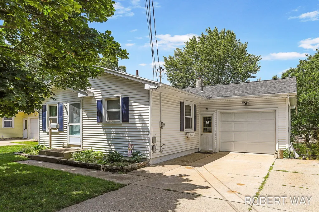 3815 Perry Avenue SW Wyoming City MI 49519