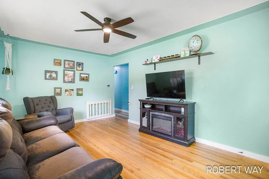 3815 Perry Avenue SW Wyoming City MI 49519