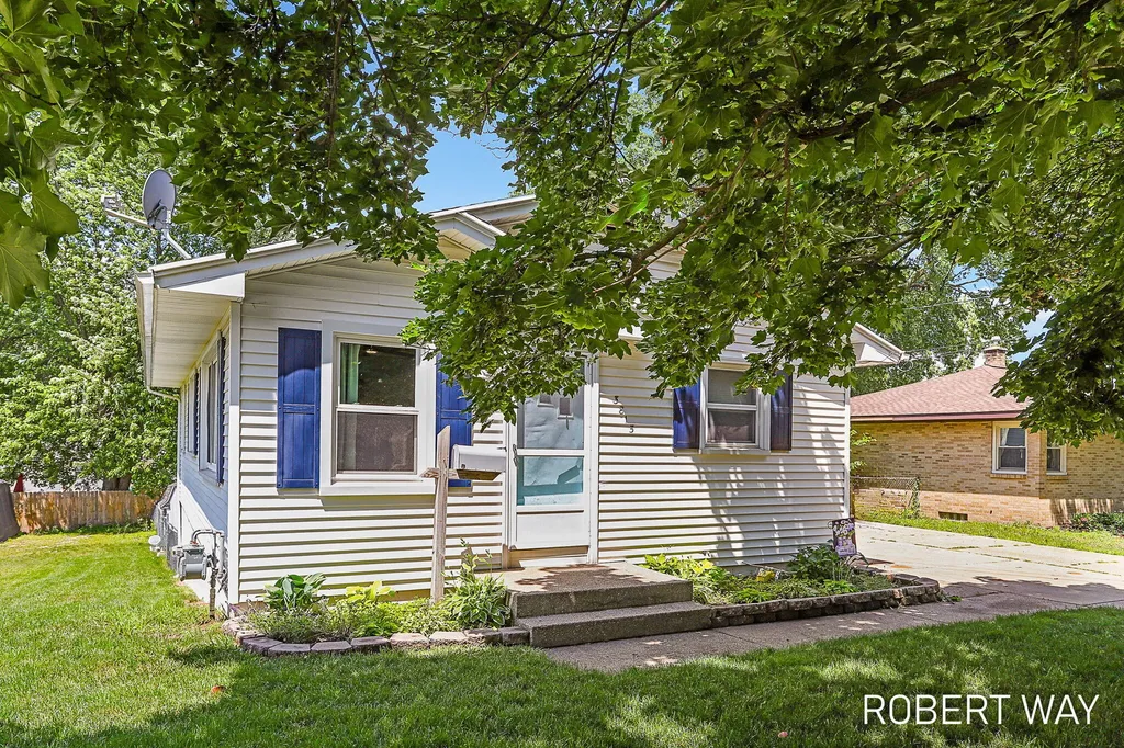 3815 Perry Avenue SW Wyoming City MI 49519