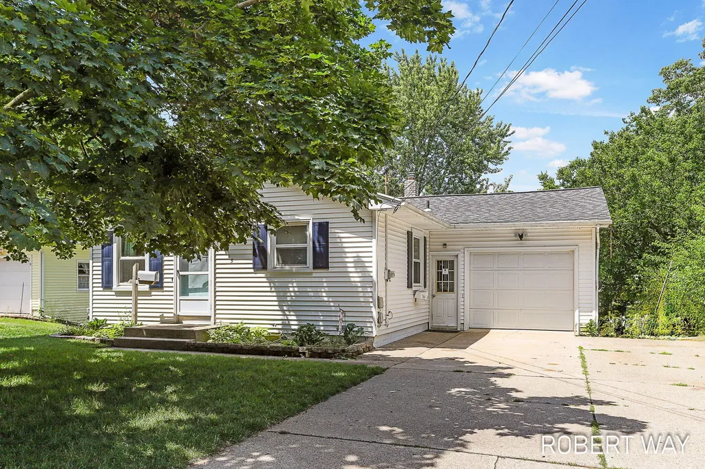 3815 Perry Avenue SW Wyoming City MI 49519
