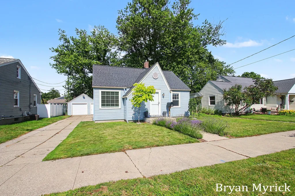 762 Central Holland City MI 49423