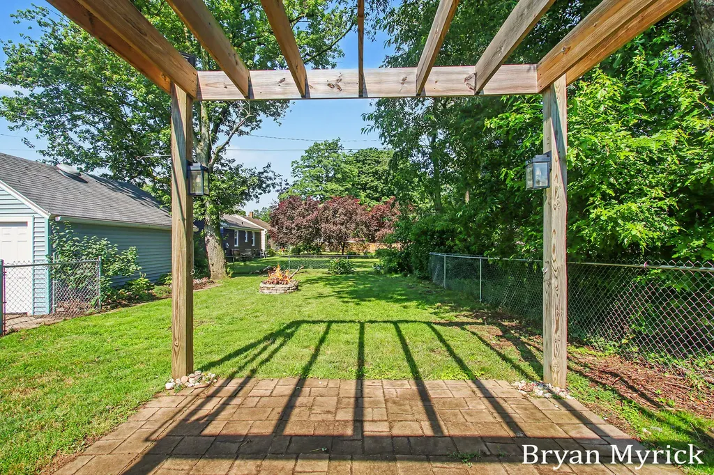 762 Central Holland City MI 49423