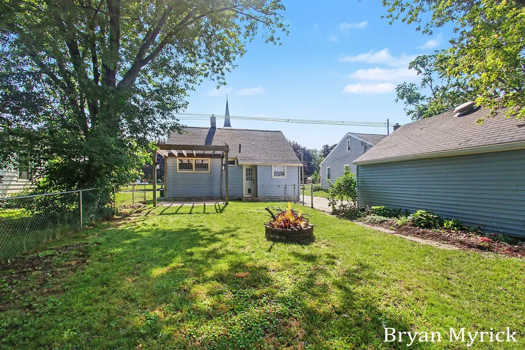 762 Central Holland City MI 49423