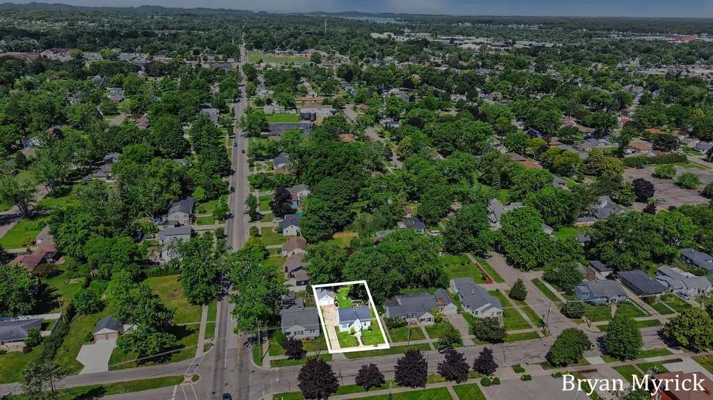 762 Central Holland City MI 49423
