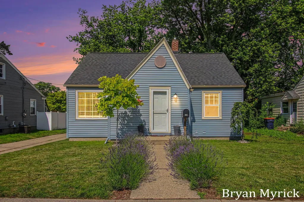 762 Central Holland City MI 49423