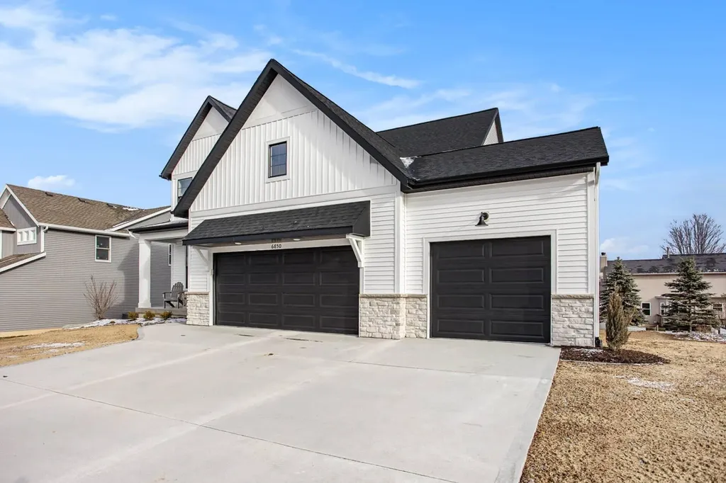 411 Gidley Circle Grand Haven City MI 49417