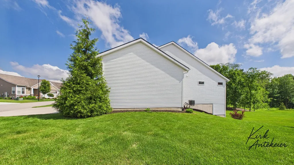 4664 Rare Bloom Drive Jamestown Charter Township MI 49426