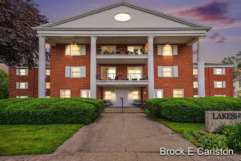 1249 Lakeshore Drive Muskegon City MI 49441
