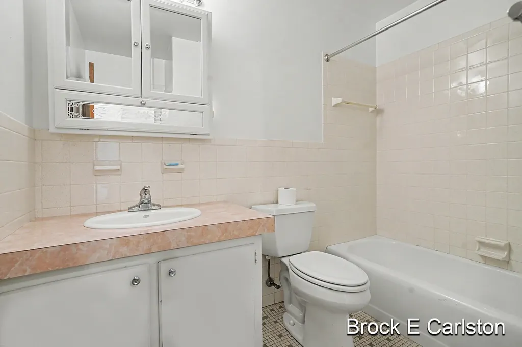 1249 Lakeshore Drive Muskegon City MI 49441