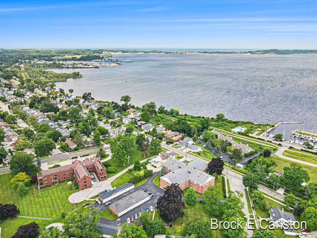1249 Lakeshore Drive Muskegon City MI 49441