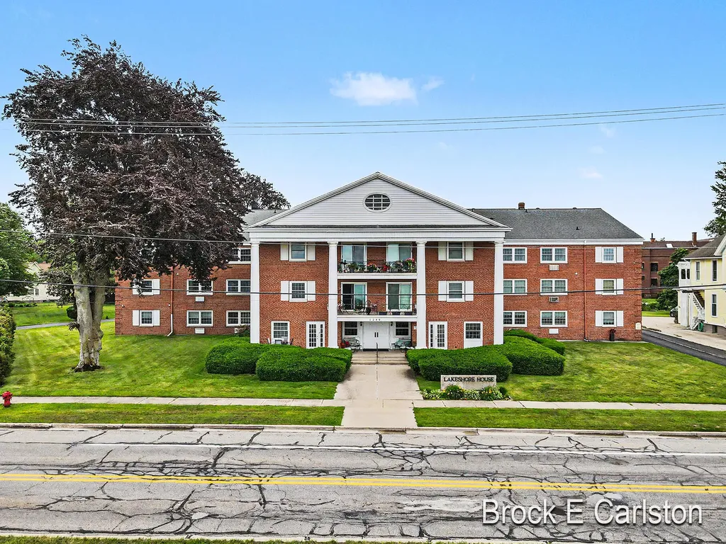 1249 Lakeshore Drive Muskegon City MI 49441