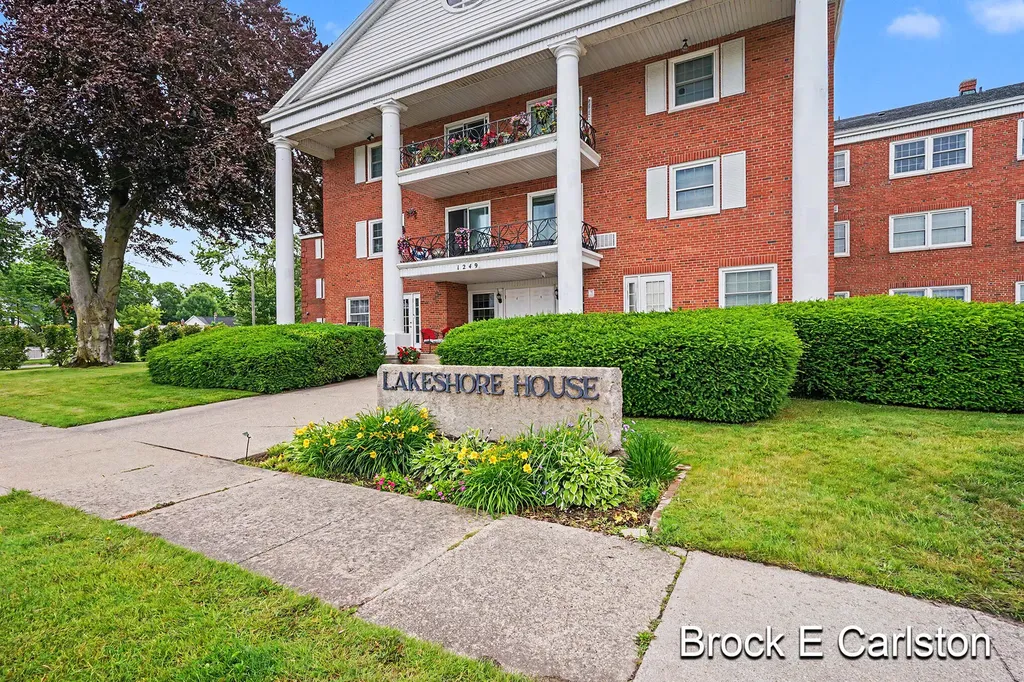 1249 Lakeshore Drive Muskegon City MI 49441