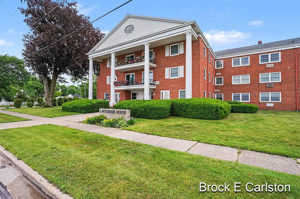1249 Lakeshore Drive Muskegon City MI 49441