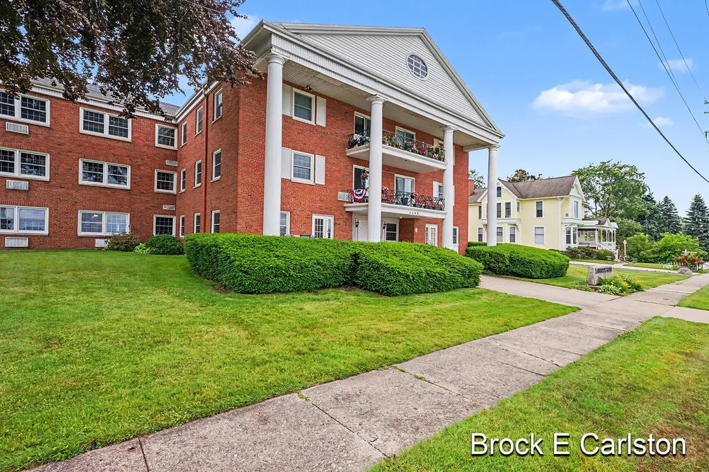 1249 Lakeshore Drive Muskegon City MI 49441