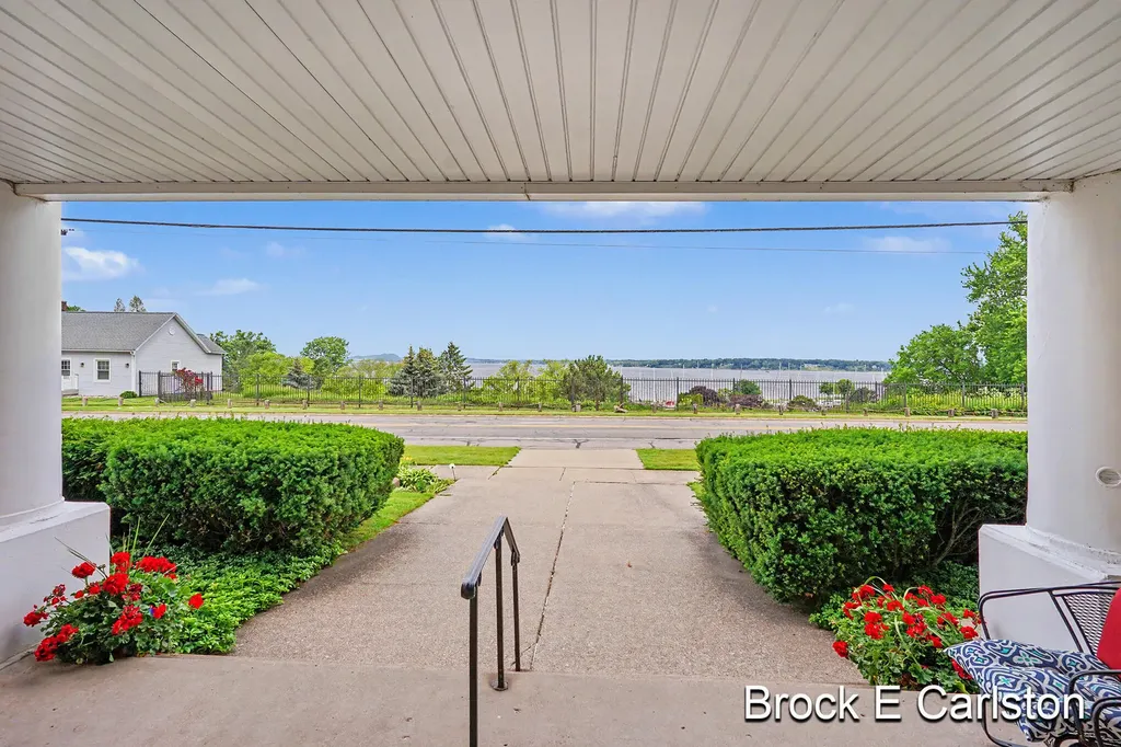 1249 Lakeshore Drive Muskegon City MI 49441