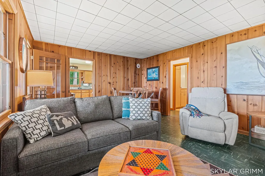 2121 N Scenic Drive Laketon Township MI 49445