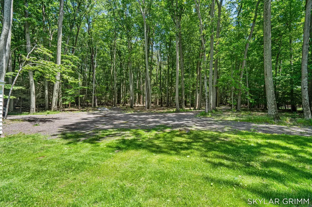 2121 N Scenic Drive Laketon Township MI 49445