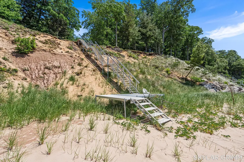 2121 N Scenic Drive Laketon Township MI 49445