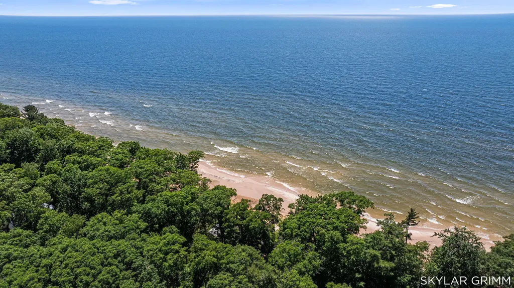 2121 N Scenic Drive Laketon Township MI 49445