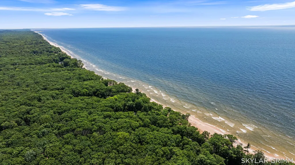 2121 N Scenic Drive Laketon Township MI 49445