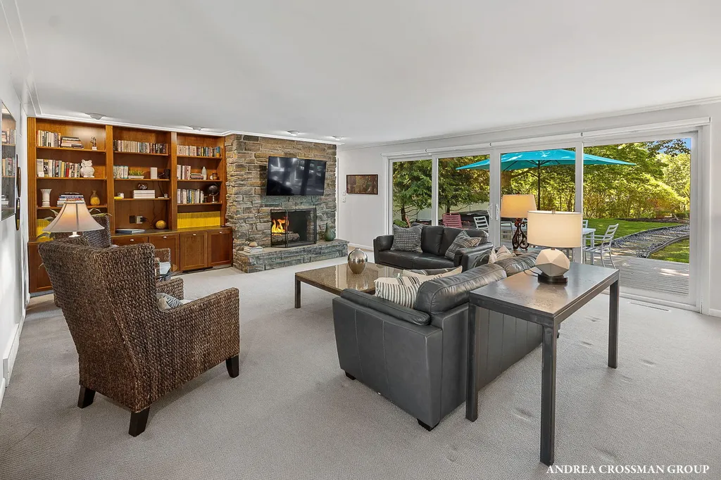 2056 Lakeshore Drive Ganges Township MI 49408