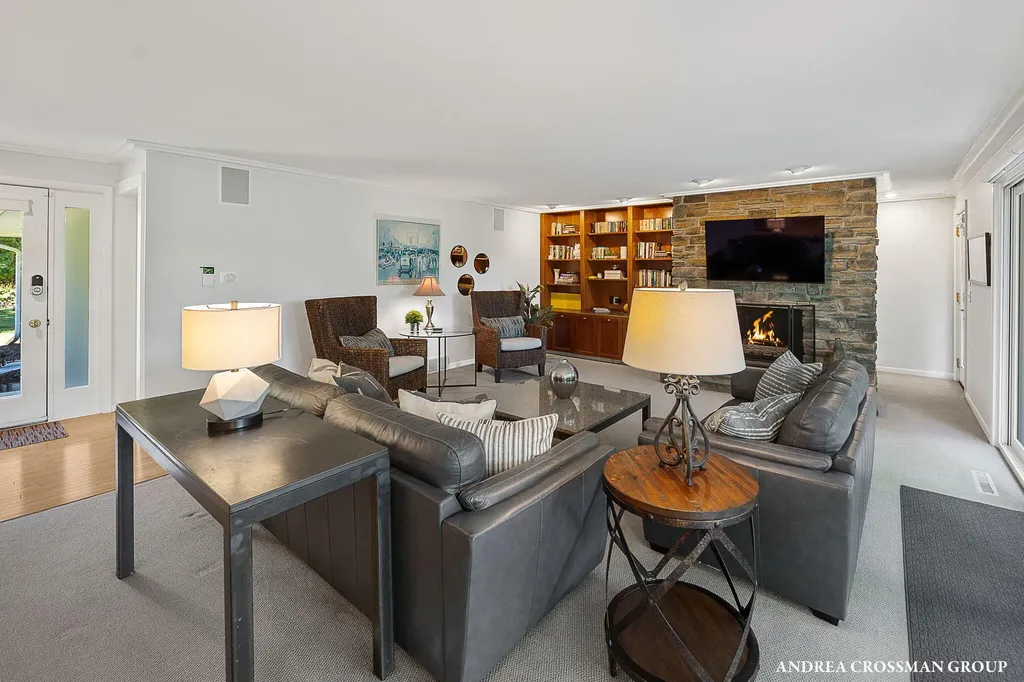 2056 Lakeshore Drive Ganges Township MI 49408