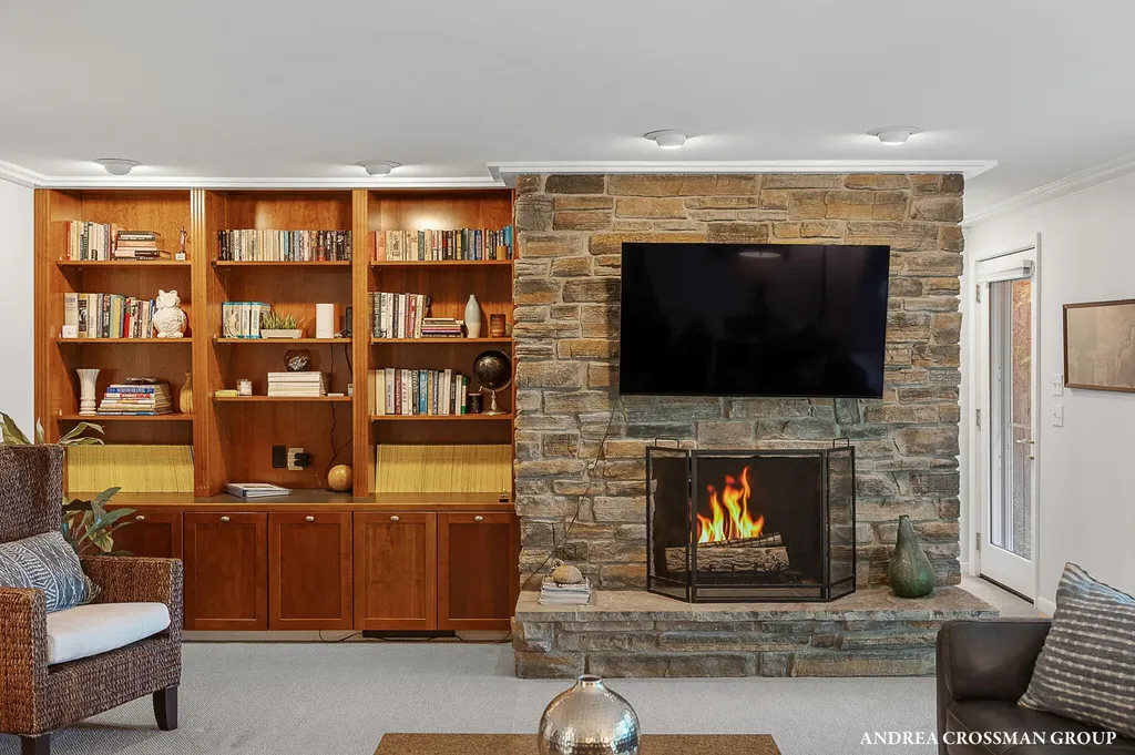 2056 Lakeshore Drive Ganges Township MI 49408