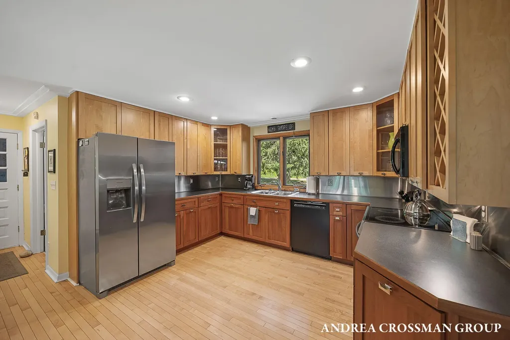2056 Lakeshore Drive Ganges Township MI 49408