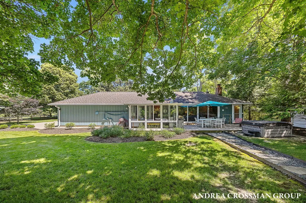 2056 Lakeshore Drive Ganges Township MI 49408